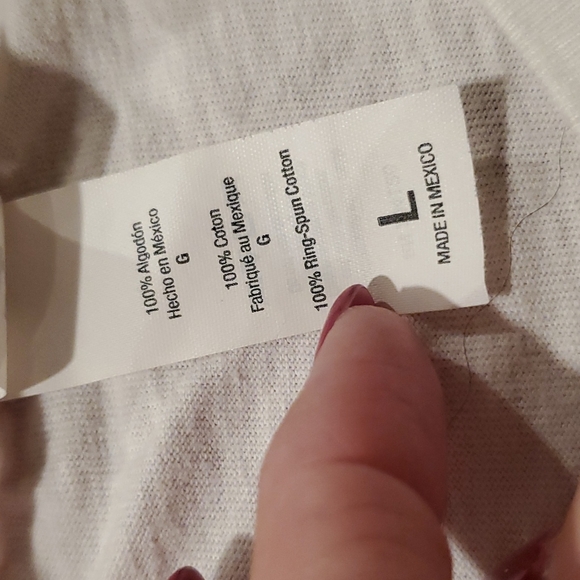 Alice in Wonderland graphic tee Hot Topic ''Curiouser and Curiouser' Lg. - Picture 3 of 3